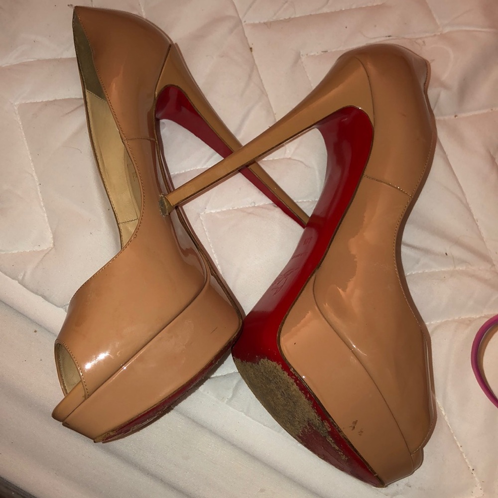 Nude Peep toe